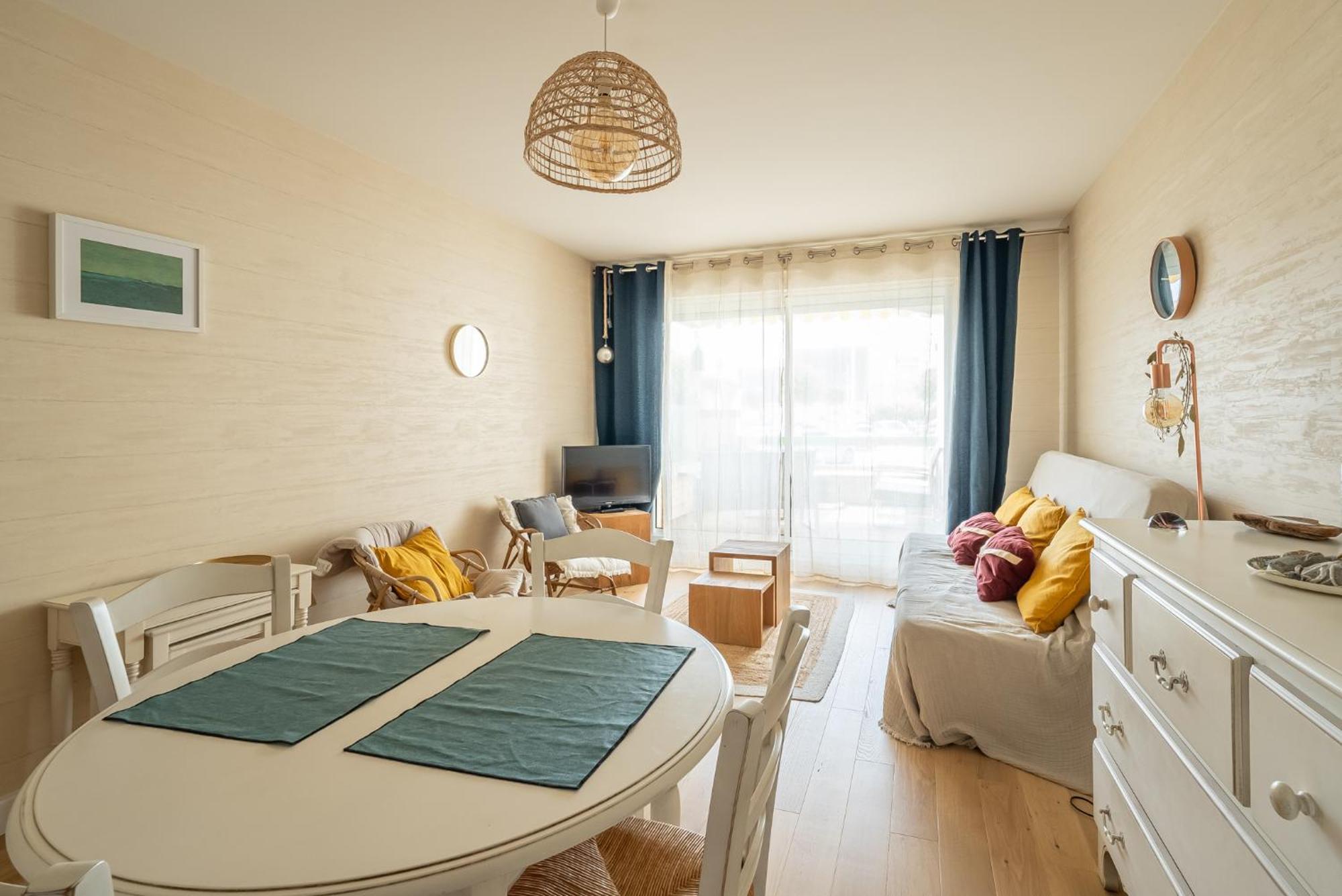Agreable Appartement Et Terrasse A 2 Pas De La Mer ヴィムルー エクステリア 写真